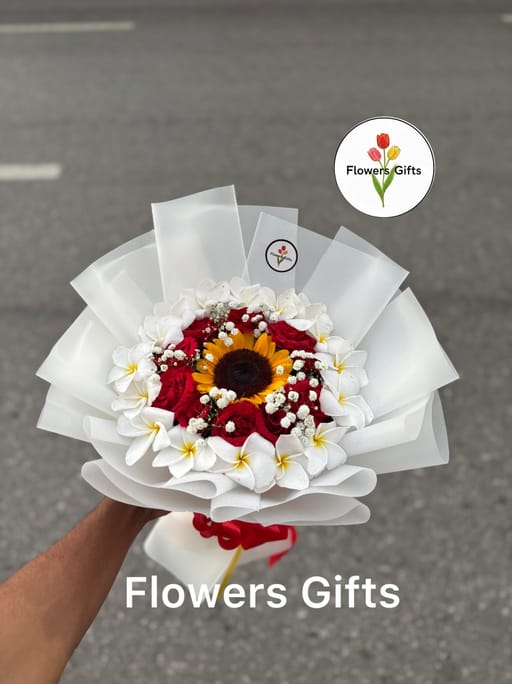 Premium Fresh Red Rose With Kathgolap Bouquet