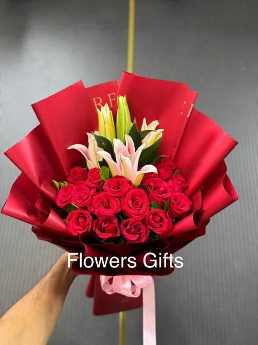 Lily With Rose Bouquet