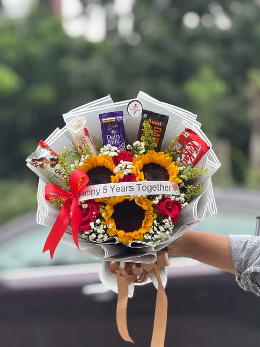 Golden Smile Sunflower Bouquet