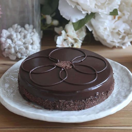 Dutch Truffle Shine Cake (Eggless)