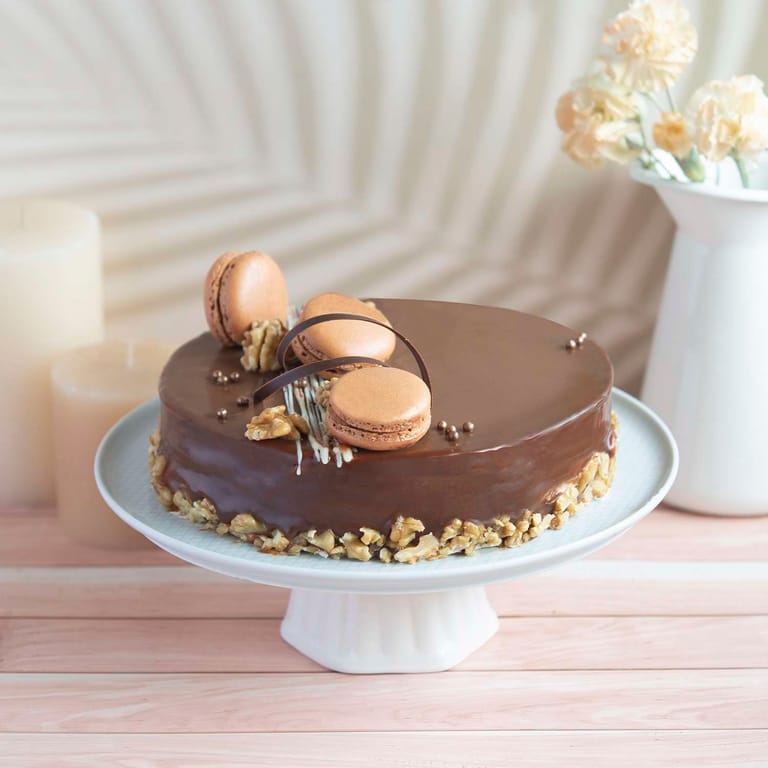 Saint Domingo Caramel and Walnut Cake (Contains Egg) - Image 1