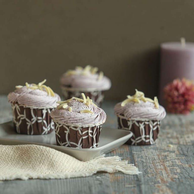 Blueberry Cupcake (Eggless) - Image 1