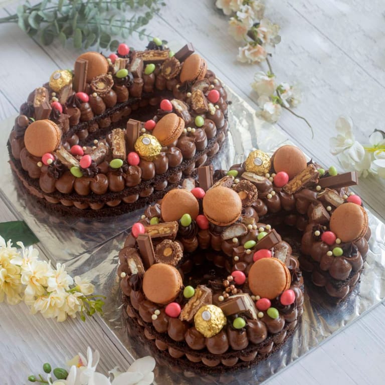 Numeric Number 06 Cake Chocolate Overloaded Cake (Eggless) - Image 1