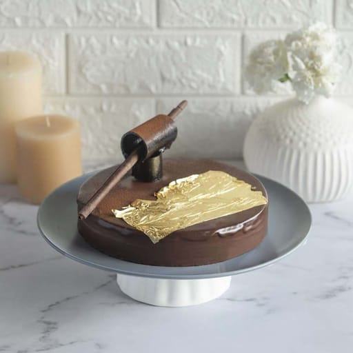 Sacher Torte With Gold Varakh 99.9% (Eggless)