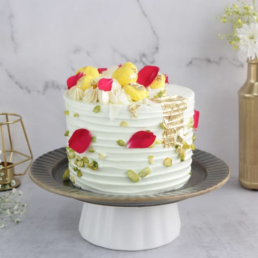 Rasmalai Cake With Gold Varakh 1kg (Eggless)