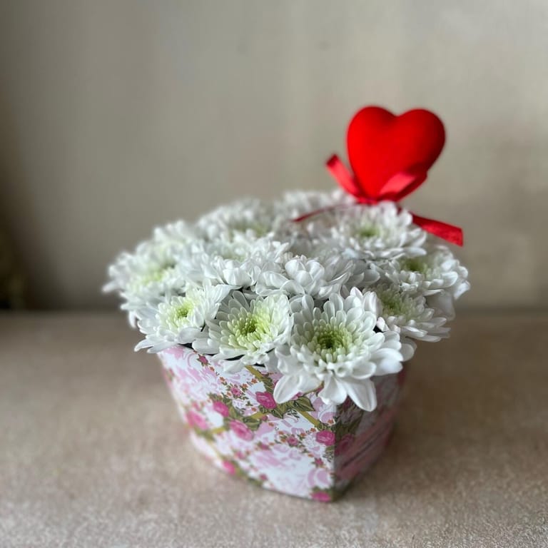 Spray chrisantem in Flowerbox - Image 3