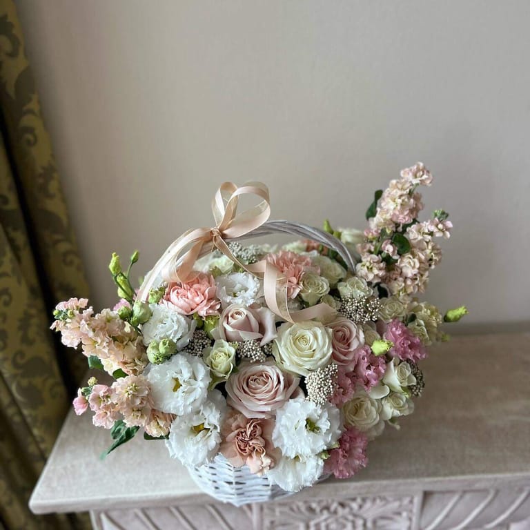 Basket with flowers „the prettiest lace - Image 4