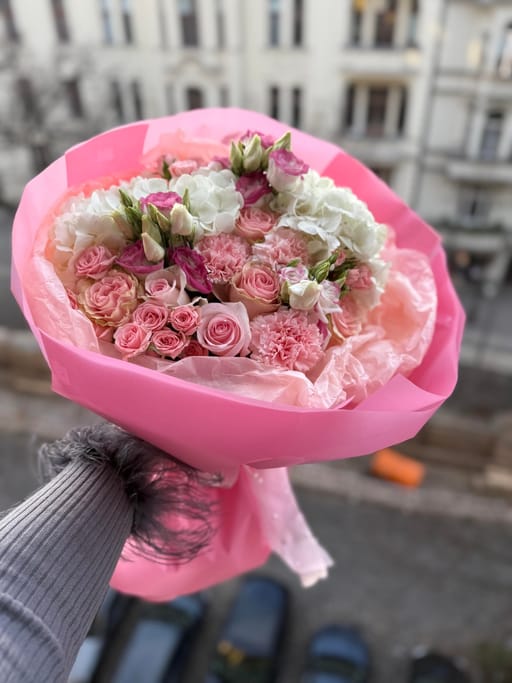 Be Mein – Luxury Romantic Flower Arrangement🎀