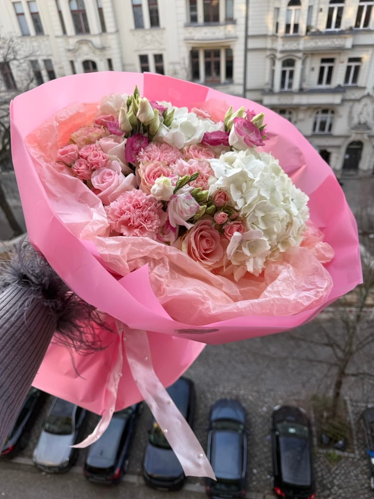 Be Mein – Luxury Romantic Flower Arrangement🎀 - Image 2