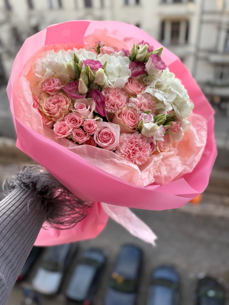 Be Mein – Luxury Romantic Flower Arrangement🎀 - Image 4