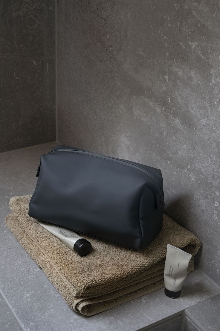 travel toiletry bag