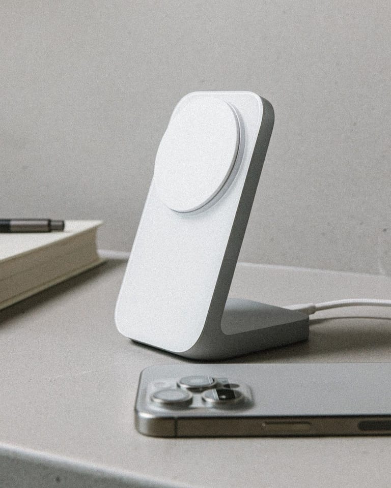 Wireless Magnetic Charging Stand