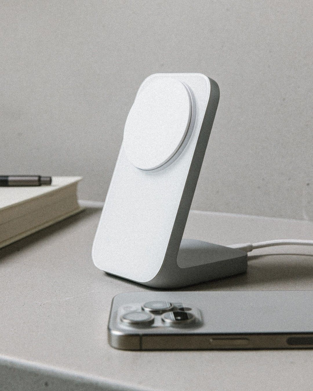 Wireless Magnetic Charging Stand