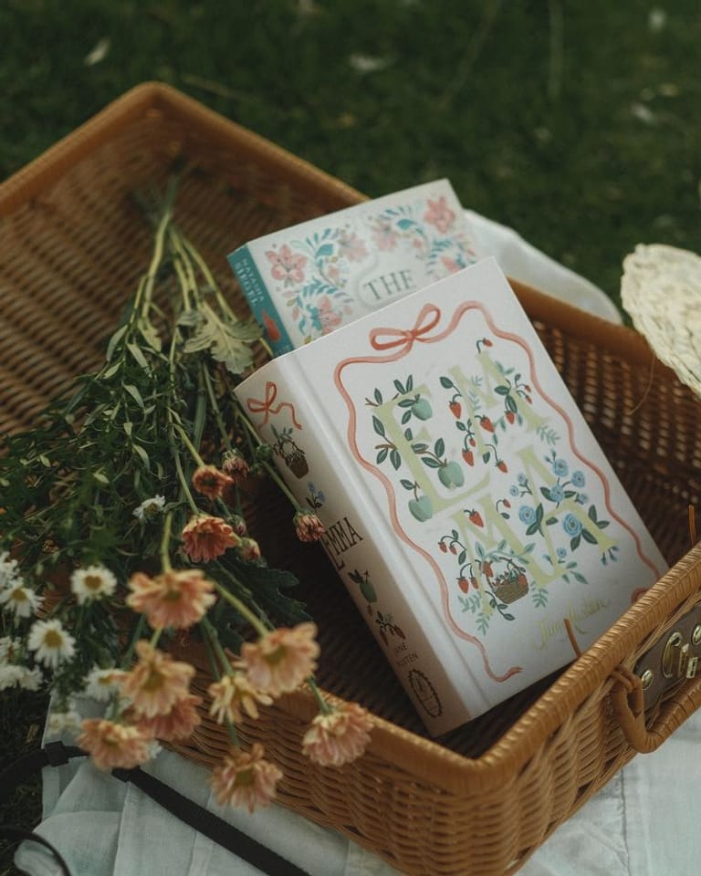 Minimalist Gift Ideas for the Simple Life Enthusiast