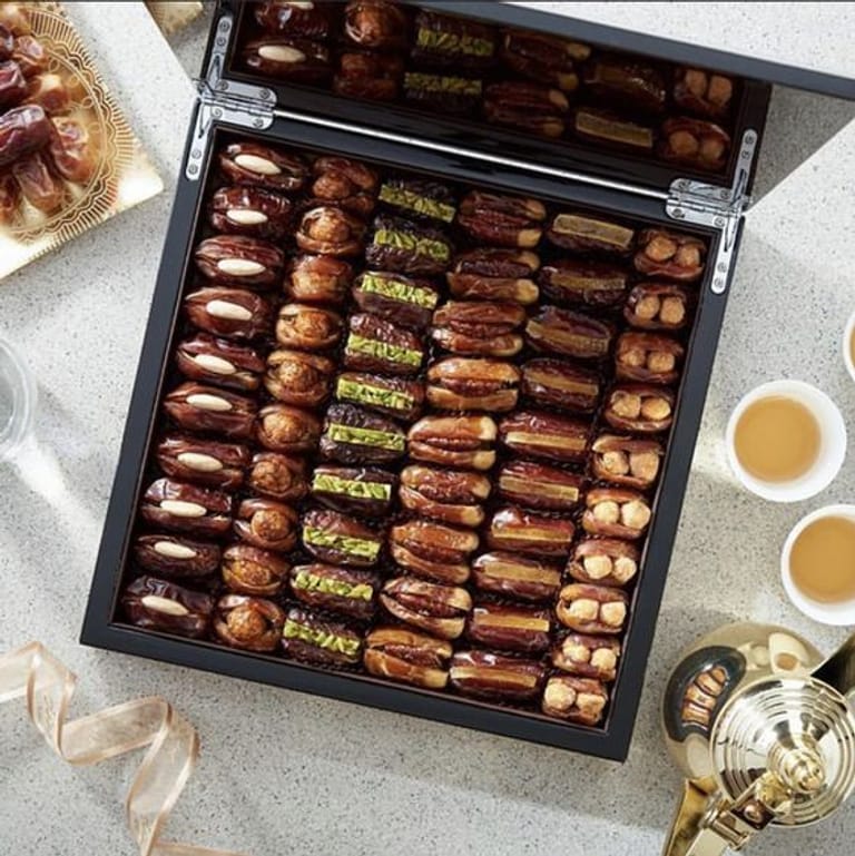  Premium Dates Gift Box